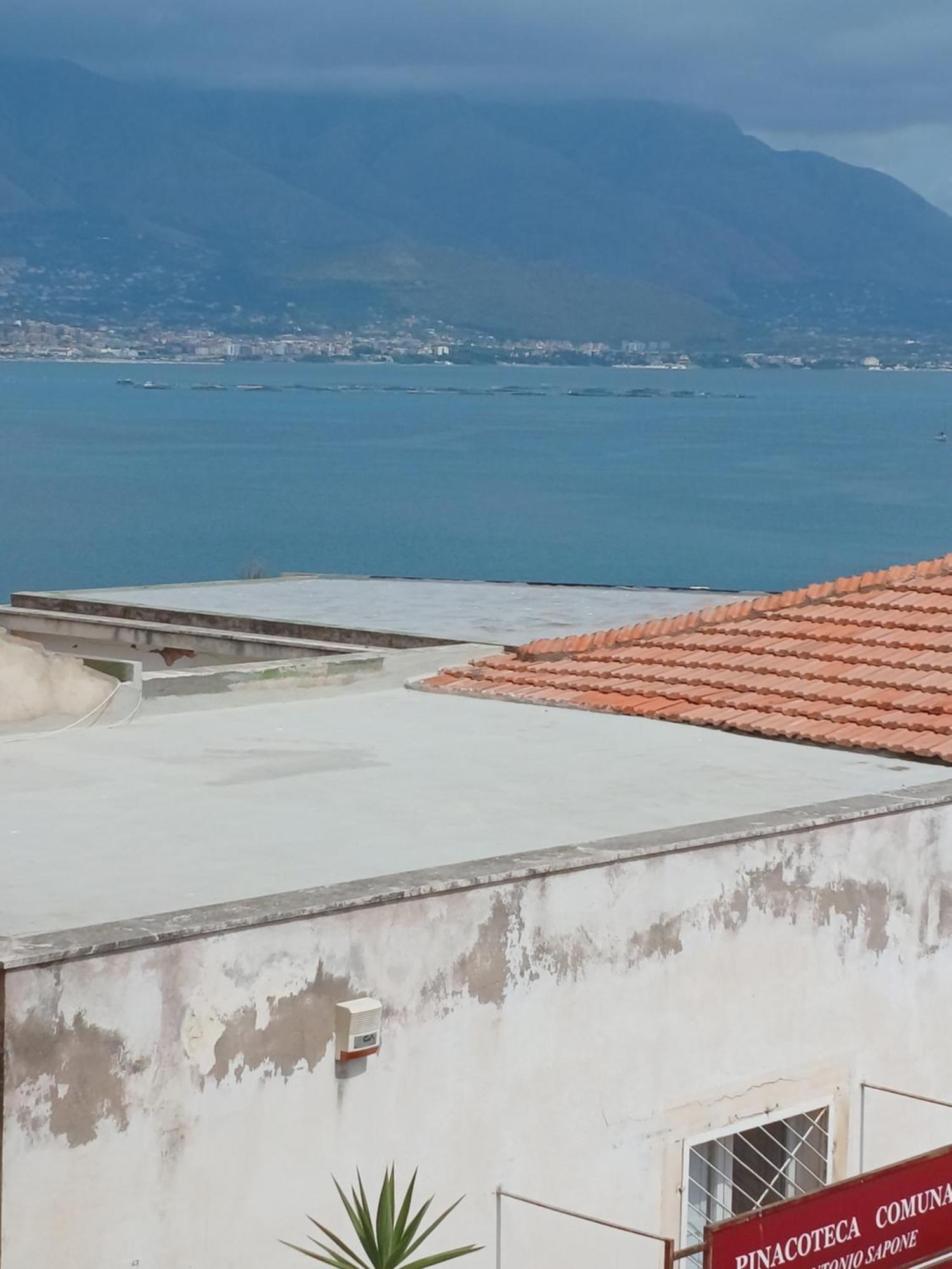 In A - Marinella Apartment *